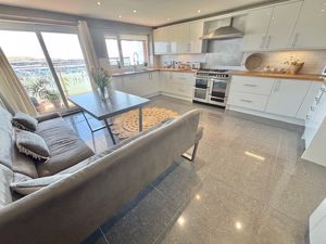 Kitchen/diner- click for photo gallery